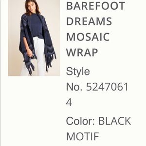 NWT black/blue Barefoot Dreams Mosaic wrap